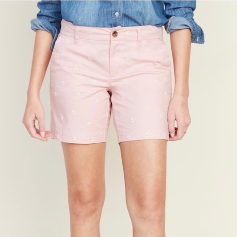 {OLD NAVY} DAISY 7” SHORTS